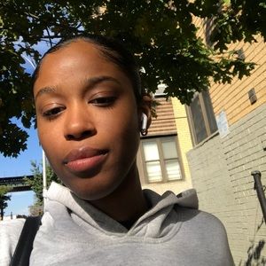 Meet your Posher, Lyn